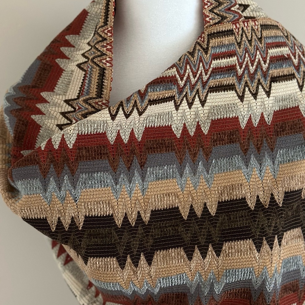 Multicolor Zigzag Patterned Scarf - image 2